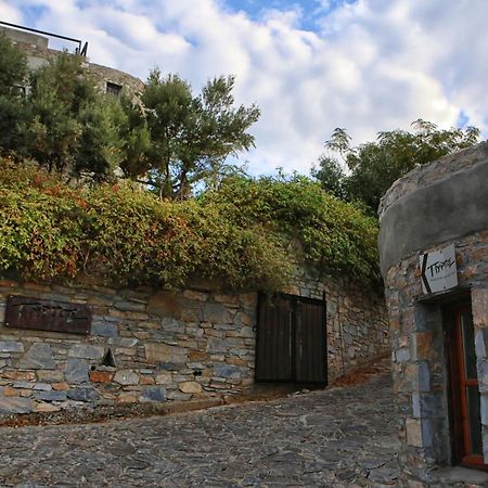 Pyrgos Traditional Village Ágios Kírykos Buitenkant foto