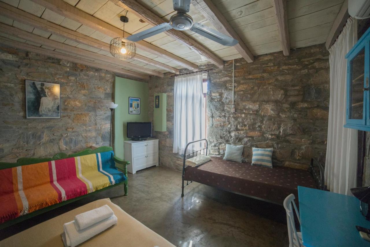 Pyrgos Traditional Village Ágios Kírykos Buitenkant foto