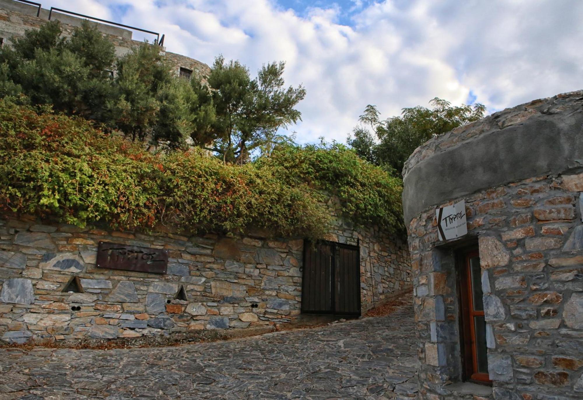 Pyrgos Traditional Village Ágios Kírykos Buitenkant foto