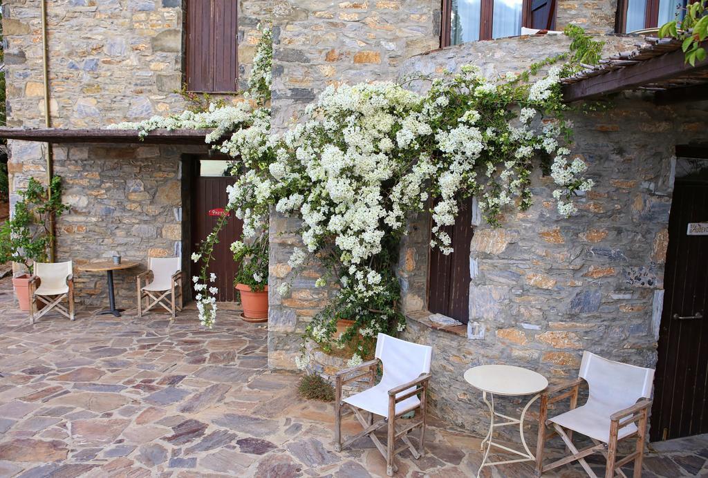 Pyrgos Traditional Village Ágios Kírykos Buitenkant foto