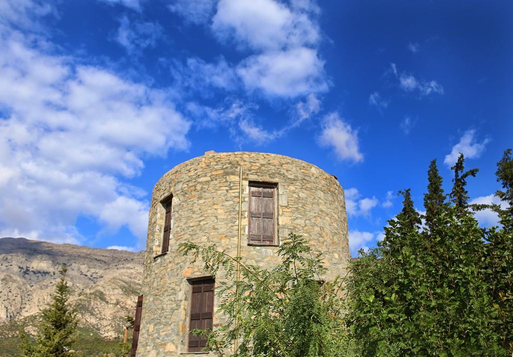 Pyrgos Traditional Village Ágios Kírykos Buitenkant foto